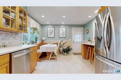 22 Hollywood Avenue, Milford, CT 06460 - Photo 3