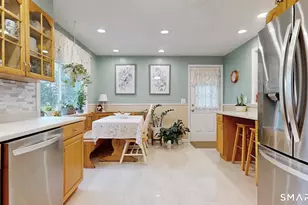 22 Hollywood Ave, Milford, CT 06460 - Photo 3