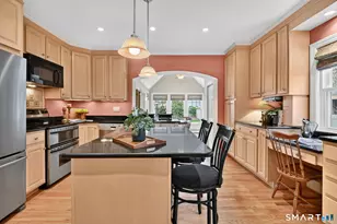 219 Auburn Rd, West Hartford, CT 06119 - Photo 5