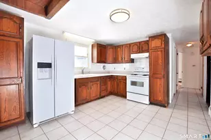 18 Play Rd, Enfield, CT 06082 - Photo 9