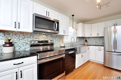 15 Stillman Road, Bloomfield, CT 06002 - Photo 5