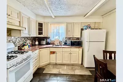 100-102 Ashley Street, Bridgeport, CT 06610 - Photo 15