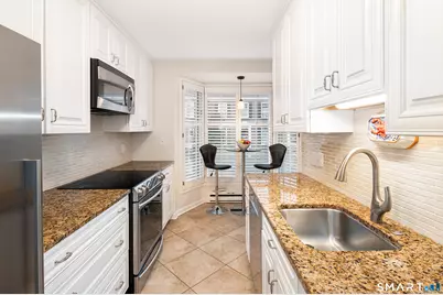 100 South Avenue, New Canaan, CT 06840 - Photo 11