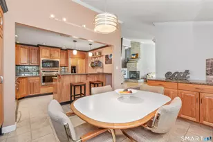 200 Mohegan Dr, West Hartford, CT 06117 - Photo 15