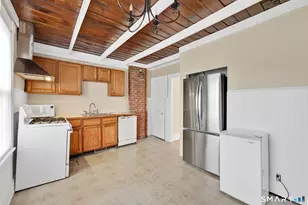 24 Thompson Ct, Enfield, CT 06082 - Photo 3