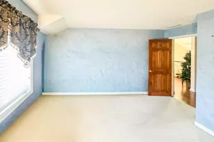 8 Whispering Pines Dr, Wallingford, CT 06492 - Photo 19