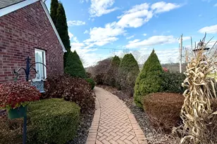 8 Whispering Pines Dr, Wallingford, CT 06492 - Photo 3