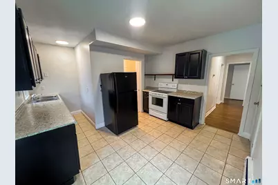 8 Locust Street, New Britain, CT 06051 - Photo 11