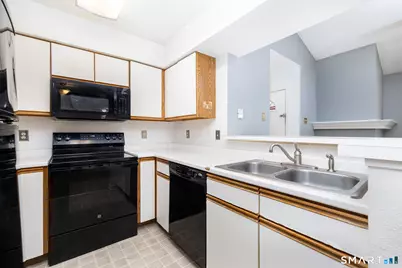31 High Street #APT 4304, East Hartford, CT 06118 - Photo 9