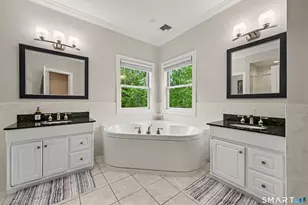518 Hoyt St, Darien, CT 06820 - Photo 9