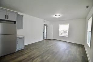 21 Nichols St, Ansonia, CT 06401 - Photo 5