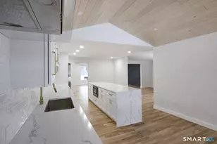 60 Fox Chase Ln, West Hartford, CT 06107 - Photo 3