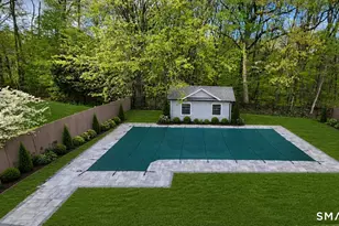 60 Fox Chase Ln, West Hartford, CT 06107 - Photo 13