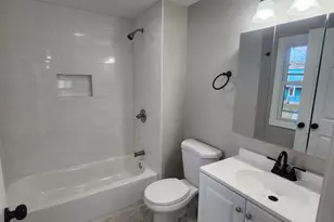 7 Walnut St, Middletown, CT 06457 - Photo 9