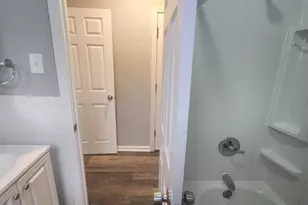 22-24 Brown St, Hartford, CT 06114 - Photo 7