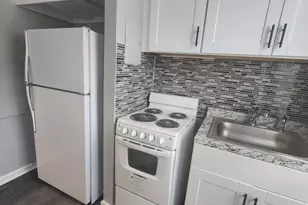 22 Brown St, Hartford, CT 06114 - Photo 1