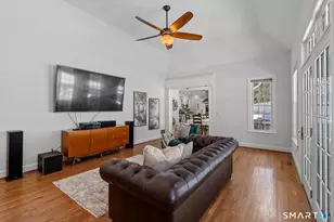 102 Hunter Dr, West Hartford, CT 06107 - Photo 15