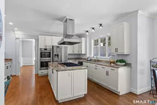 102 Hunter Dr, West Hartford, CT 06107 - Photo 11