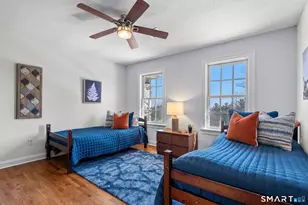 102 Hunter Dr, West Hartford, CT 06107 - Photo 29