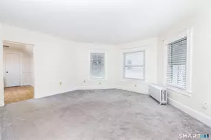 41 Walnut St, Enfield, CT 06082 - Photo 9