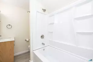 41 Walnut St, Enfield, CT 06082 - Photo 13