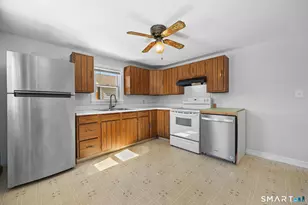 3 E Wood St, Waterford, CT 06385 - Photo 9