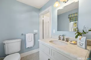 75 Bloomfield Ave, West Hartford, CT 06105 - Photo 27