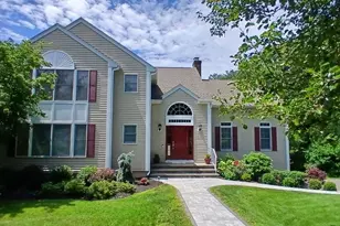 20 Laura Dr, Danbury, CT 06811 - Photo 3