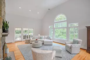 20 Laura Dr, Danbury, CT 06811 - Photo 5