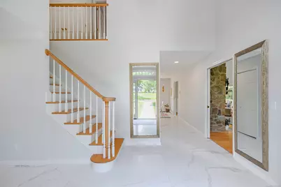 20 Laura Drive, Danbury, CT 06811 - Photo 3