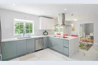 20 Laura Drive, Danbury, CT 06811 - Photo 9