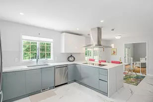 20 Laura Dr, Danbury, CT 06811 - Photo 9