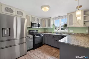 8 High St, Wallingford, CT 06492 - Photo 3