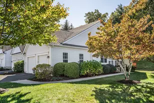 28 Meadowview Ct, Canton, CT 06019 - Photo 3