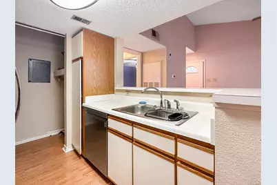 31 High Street #APT 11304, East Hartford, CT 06118 - Photo 5