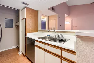 31 High St, East Hartford, CT 06118 - Photo 5