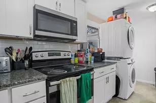 69 Seaver Cir, Bridgeport, CT 06606 - Photo 17