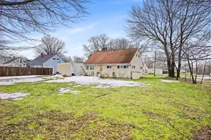 69 Seaver Cir, Bridgeport, CT 06606 - Photo 5