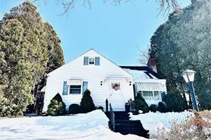 253 Kneeland Rd, New Haven, CT 06512 - Photo 1