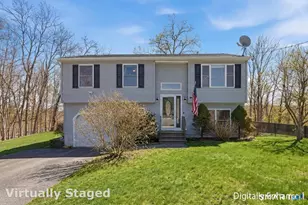 17 Vine St, Putnam, CT 06260 - Photo 1