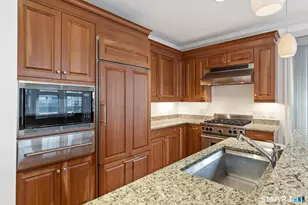 85 Memorial Rd, West Hartford, CT 06107 - Photo 17