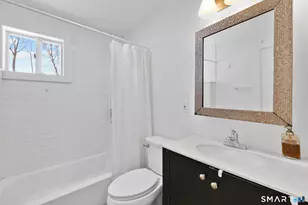 11 Stratfield Pl, Bridgeport, CT 06606 - Photo 19