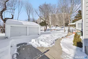 11 Stratfield Pl, Bridgeport, CT 06606 - Photo 5