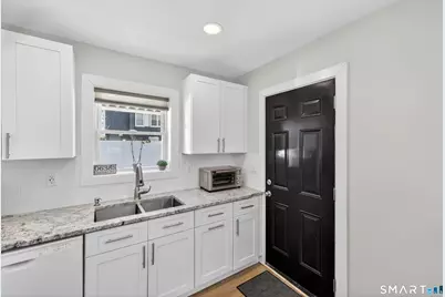 22 Woodlawn Avenue, Waterford, CT 06385 - Photo 17