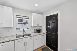 22 Woodlawn Ave, Waterford, CT 06385 - Photo 17