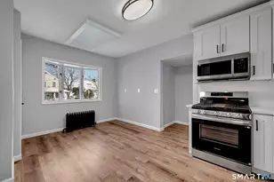 1054 Cooke St, Waterbury, CT 06704 - Photo 9