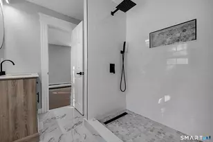 1054 Cooke St, Waterbury, CT 06704 - Photo 11