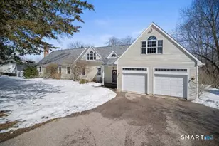 8 Hickory Ct, Colchester, CT 06415 - Photo 1