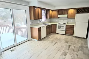 18 McIntosh Cir, Rocky Hill, CT 06067 - Photo 3