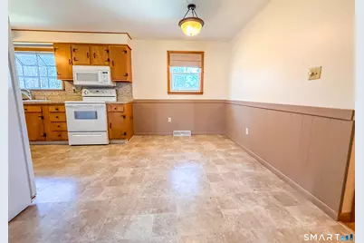 27 Londonderry Drive, Wallingford, CT 06492 - Photo 5
